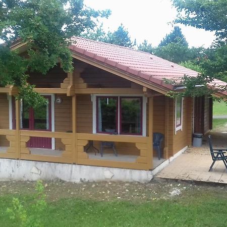 Chalets Du Soleil Mauroux  ภายนอก รูปภาพ