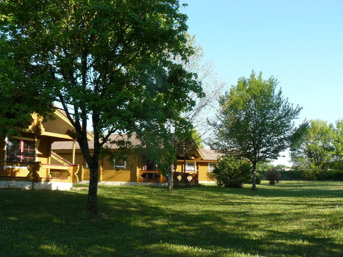 Chalets Du Soleil Mauroux  ภายนอก รูปภาพ